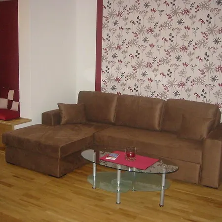 Daire Ferienwohnung Konigshof