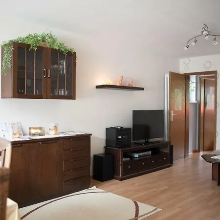 Daire Ferienwohnung Konigshof